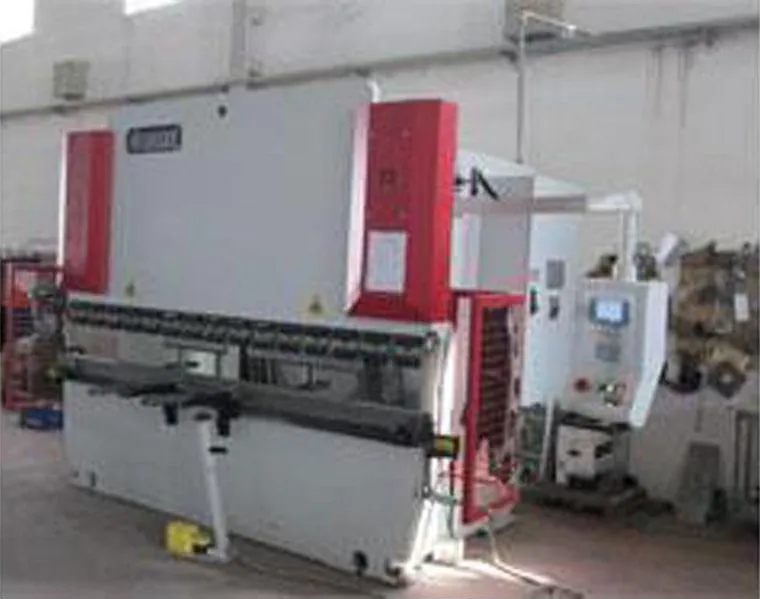CNC-Schneiden und -Abkanten